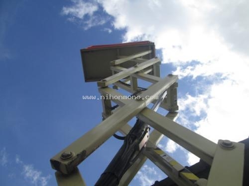 รถกระเช้า รหัสสินค้า : 80904258 ยี่ห้อ : JLG รุ่น : 1932E3