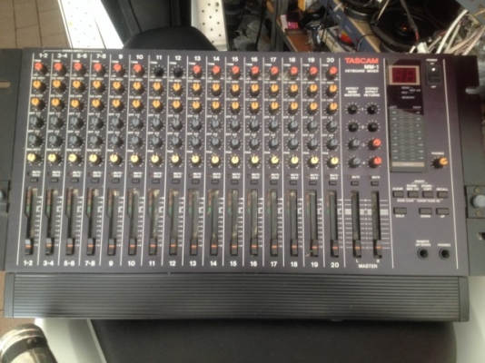 Tascam MM1 Keyboard/MIDI Mixerเก่าญี่ปุ่นสภาพดีใช้ไฟ10Vไม่มีหม้อเเปลงมา Tascam MM1 Keyboard/MIDI Mixerเก่าญี่ปุ่นสภาพดีใช้ไฟ10Vไม่มีหม้อเเปลงมา