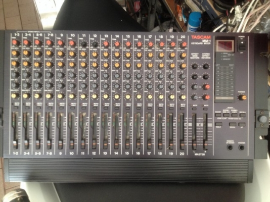 Tascam MM1 Keyboard/MIDI Mixerเก่าญี่ปุ่นสภาพดีใช้ไฟ10Vไม่มีหม้อเเปลงมา
