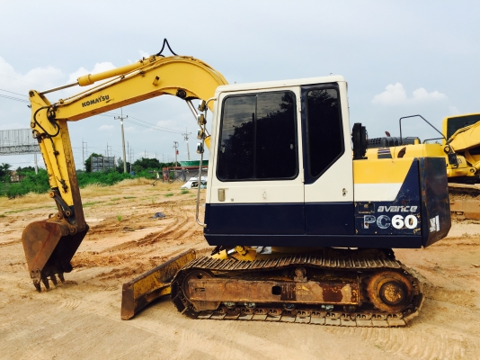 ขายKOMATSU PC60-6 เก่านอก แอร์เย็น ไฟฟ้าครบ เอกสารอินวอย์