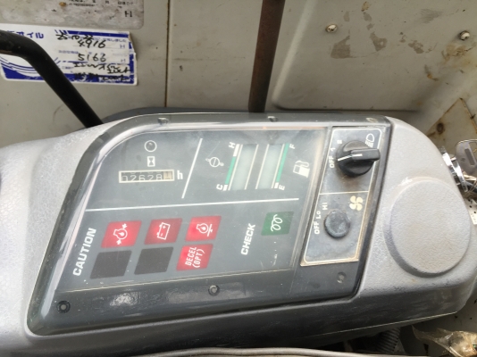 ขายรถขุด(FROM JAPAN) KOMATSU PC40-7 สภาพเดิมๆ ผ่านการใช้งานมาแค่2xxxชั่วโมง ขายรถขุด(FROM JAPAN) KOMATSU PC40-7 สภาพเดิมๆ ผ่านการใช้งานมาแค่2xxxชั่วโมง