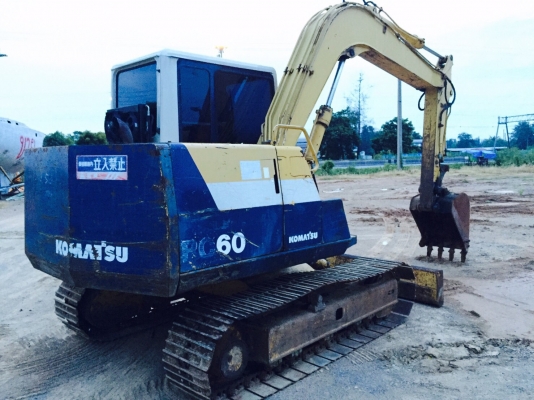 ขายรถแบคโฮ KOMATSU PC60-6 เอกสารอินวอย ราคา 650000