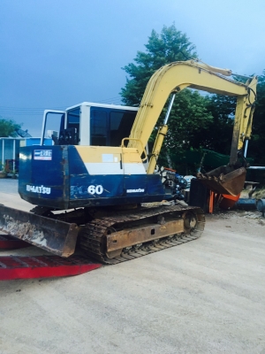 ขายรถแบคโฮ KOMATSU PC60-6 เอกสารอินวอย ราคา 650000