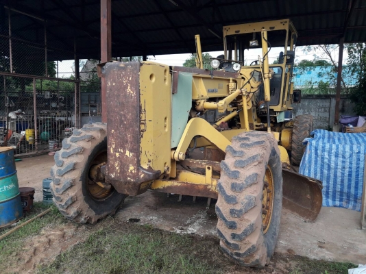 ขายรถเกรด KOMATSU GD625A-1 S/N 60098 เอกสารเล่มทะเบียน ราคา 1550000