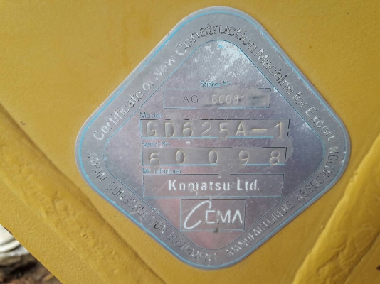 ขายรถเกรด KOMATSU GD625A-1 S/N 60098 เอกสารเล่มทะเบียน ราคา 1550000
