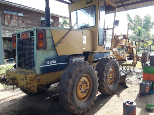 ขายรถเกรด KOMATSU GD625A-1 S/N 60098 เอกสารเล่มทะเบียน ราคา 1550000