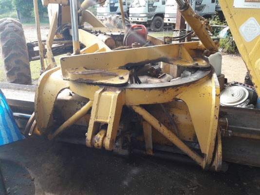 ขายรถเกรด KOMATSU GD625A-1 S/N 60098 เอกสารเล่มทะเบียน ราคา 1550000