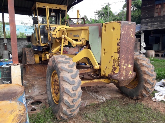 ขายรถเกรด KOMATSU GD625A-1 S/N 60098 เอกสารเล่มทะเบียน ราคา 1550000