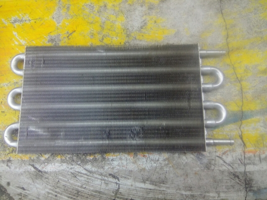 แผง Oil Gear cooler อลูมีเนียม มือ 2 สภาพดี แผง Oil Gear cooler อลูมีเนียม มือ 2 สภาพดี