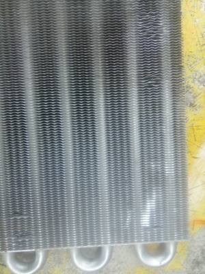 แผง Oil Gear cooler อลูมีเนียม มือ 2 สภาพดี แผง Oil Gear cooler อลูมีเนียม มือ 2 สภาพดี