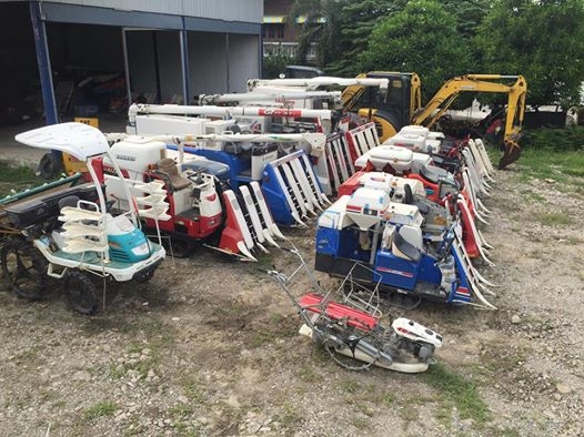 #รถเกี่ยวข้าว มีหลายรุ่นหลายขนาด 098 273 4645