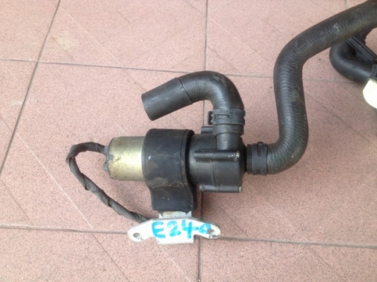 ปั้มน้ำ BENZ E240 ครบชุดตามรูปเก่าญี่ปุ่นเเท้สภาพดีใช้งานได้ปกติ