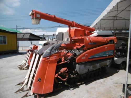 รถเกี่ยวข้าวนั่งขับ รหัสสินค้า : 80803425 ยี่ห้อ : KUBOTA รุ่น : SR35