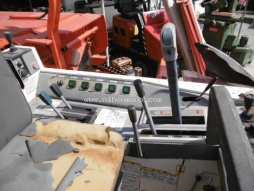 รถเกี่ยวข้าวนั่งขับ รหัสสินค้า : 80803425 ยี่ห้อ : KUBOTA รุ่น : SR35