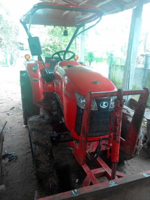 ขายรถไถ 36 แรง ปี 53. อุปกรณ์ ครบ ขายด่วน 235000 บาท