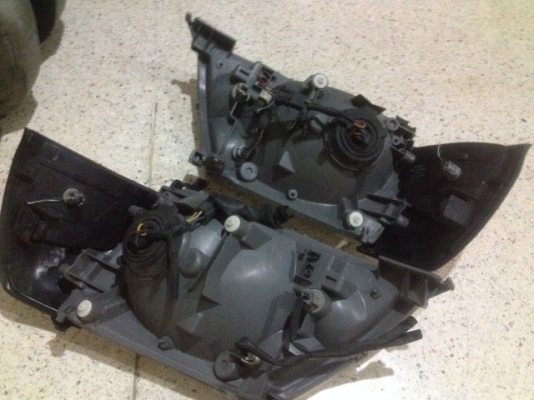 ไฟหน้าพร้อมไฟมุม TOYOTA GRANVIA หน้ายักเก่าญี่ปุ่นเเท้สภาพสวยๆใสๆครบชุด