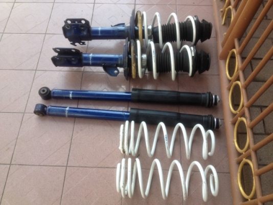 โช๊คสปริงTRDสีน้ำเงินกับขาว ตรงรุ่น TOYOTA YARIS เก่าญี่ปุ่นเเท้สภาพสวยๆ