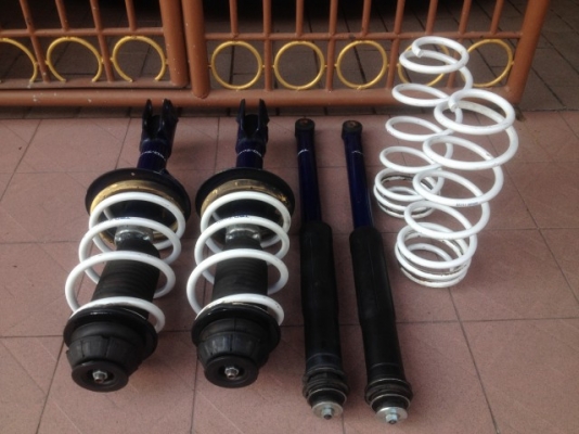 โช๊คสปริงTRDสีน้ำเงินกับขาว ตรงรุ่น TOYOTA YARIS เก่าญี่ปุ่นเเท้สภาพสวยๆ