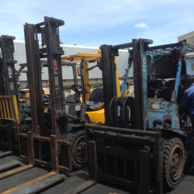 +++ ขายโฟล์คลิฟท์  T.C.M. FD30  ขนาด  3  ตัน  เครื่องยนต์ดีเซล  เสา  3  เมตร  เกียร์ธรรมดา  งาสไลด์ฟูลฟรี