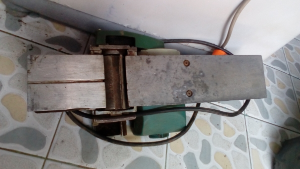 กบไฟฟ้า HIKARI 850W 4 นิ้ว กบไฟฟ้า HIKARI 850W 4 นิ้ว