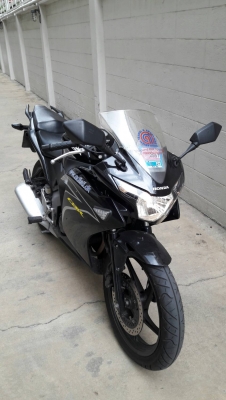 ขายรถมอเตอร์ไซด์มือสอง Honda รุ่น CBR 150 สีดำ ปี 2011
