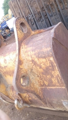 ขายบุ้งกี้เก่า ขายตามสภาพหรือให้ซ่อมให้ ลูกนี้เปลี่ยนปากใส่เหงือก+เล็บ ปากกว้าง 110 ซม สลัก 80 มิลช่องใส่อาร์ม24 ซม บุ้งกี้ดูที่สันหูครับ ขายไม่แพง