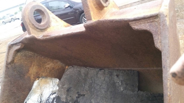 ขายบุ้งกี้เก่า ขายตามสภาพหรือให้ซ่อมให้ ลูกนี้เปลี่ยนปากใส่เหงือก+เล็บ ปากกว้าง 110 ซม สลัก 80 มิลช่องใส่อาร์ม24 ซม บุ้งกี้ดูที่สันหูครับ ขายไม่แพง