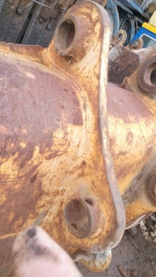 ขายบุ้งกี้เก่า ขายตามสภาพหรือให้ซ่อมให้ ลูกนี้เปลี่ยนปากใส่เหงือก+เล็บ ปากกว้าง 110 ซม สลัก 80 มิลช่องใส่อาร์ม24 ซม บุ้งกี้ดูที่สันหูครับ ขายไม่แพง