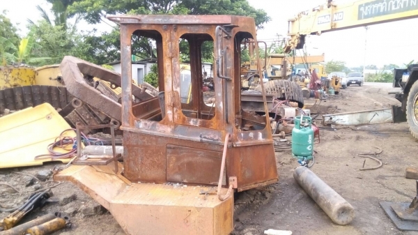 ขายชิ้นส่วน อะไหล่รถตักล้อยาง CAT-950-F 966-F มีบุ้งกี้ แขนบุ้งกี้  ยาง กระบอกก็ยังมีครับ ขายไม่แพง