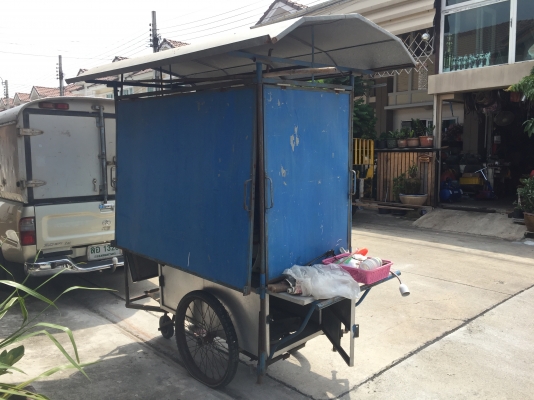 ขายด่วน ถูกๆ รถเข็นขายก๋วยเตี๋ยวมีฝาปิดเป็นตู้ เปิดออกเป็นหลังคาบังแดดบังฝนได้