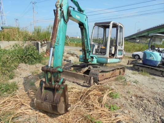 รถขุด Komatsu PC40-7 นำเข้าจากญี่ปุ่น โทร. 080-6565422 (หนิง)