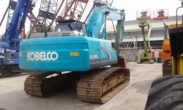 KOBELCO SK200-8 ปี 2011 5796 ชม.