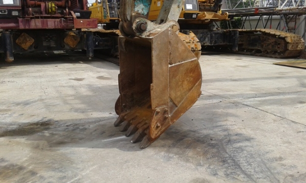 KOBELCO SK200-8 ปี 2011 5796 ชม.