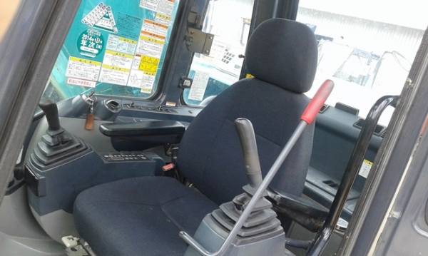 KOBELCO SK200-8 ปี 2011 5796 ชม.