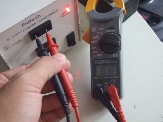 หม้อแปลงไฟจาก 220v ==> 100v /110v ขนาด 1,000w ของ Protech รุ่น AD-1325