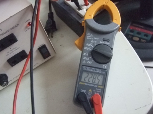 หม้อแปลงไฟจาก 220v ==> 100v /110v ขนาด 1,000w ของ Protech รุ่น AD-1325