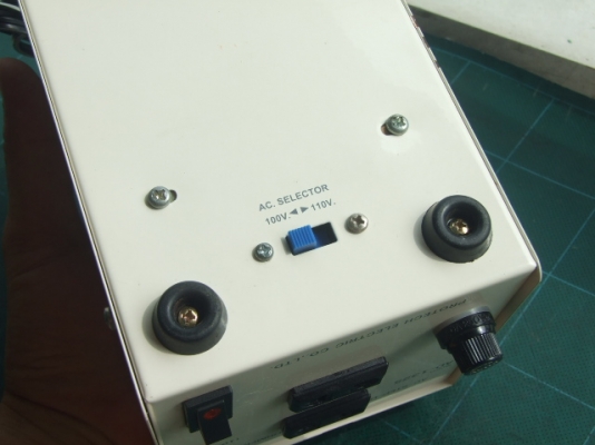 หม้อแปลงไฟจาก 220v ==> 100v /110v ขนาด 1,000w ของ Protech รุ่น AD-1325