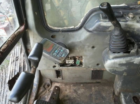 ขาย 465,000 KOMATSU  PC120-6  เครื่องดี ปั้มดี (ไฟฟ้าตัด กล่อง อยู่)  เอกสารเล่มทะเบียน รถอยู่ จ.สุพรรณบุรี  090-772-3710 090-772-3708