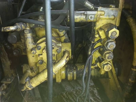 ขาย 465,000 KOMATSU  PC120-6  เครื่องดี ปั้มดี (ไฟฟ้าตัด กล่อง อยู่)  เอกสารเล่มทะเบียน รถอยู่ จ.สุพรรณบุรี  090-772-3710 090-772-3708