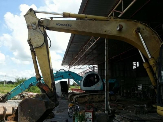 ขาย 465,000 KOMATSU  PC120-6  เครื่องดี ปั้มดี (ไฟฟ้าตัด กล่อง อยู่)  เอกสารเล่มทะเบียน รถอยู่ จ.สุพรรณบุรี  090-772-3710 090-772-3708