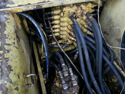 ขาย 465,000 KOMATSU  PC120-6  เครื่องดี ปั้มดี (ไฟฟ้าตัด กล่อง อยู่)  เอกสารเล่มทะเบียน รถอยู่ จ.สุพรรณบุรี  090-772-3710 090-772-3708