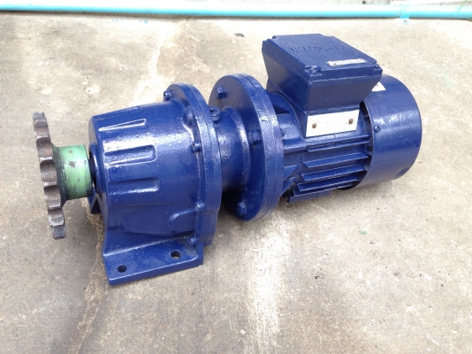 ขายมอเตอร์เกียร์ Elektim 0.5HP. 380V อัตราทด 1:13 เพลาออกประมาณ 100รอบต่อนาที สภาพสวยเดิม พร้อมใช้งาน