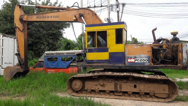ขาย 270,000 KOMATSU  pc 200-3 เครื่อง เดิมดี ปั้มแรง เอวมีขยับ ช่วงล่างเต็ม รถสวยพร้อมใช้ 090-772-3710 090-772-3708