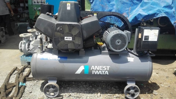 ** SOLD ** ปั้มลมญี่ปุ่น IWATA JAPAN รุ่น ANEST OILFREE 10 HP 180L. ไฟ 200V 3 สาย ลงตู้สดนอก!!