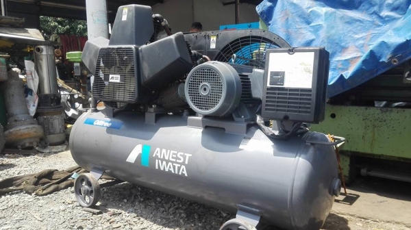 ** SOLD ** ปั้มลมญี่ปุ่น IWATA JAPAN รุ่น ANEST OILFREE 10 HP 180L. ไฟ 200V 3 สาย ลงตู้สดนอก!!