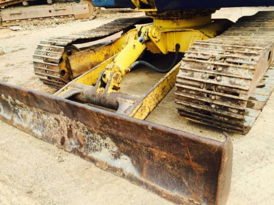 ขาย 650,000  KOMATSU pc 60-6 สภาพเก่านอก แอร์เย็น ไฟฟ้าครบ มีไลนหัวเจาะ เอกสารอินวอยย์ (รถอยู่ปทุม) 090-772-3710 090-772-3708