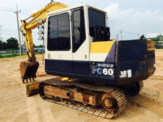 ขาย 650,000  KOMATSU pc 60-6 สภาพเก่านอก แอร์เย็น ไฟฟ้าครบ มีไลนหัวเจาะ เอกสารอินวอยย์ (รถอยู่ปทุม) 090-772-3710 090-772-3708