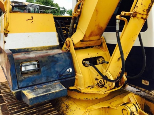 ขาย 650,000  KOMATSU pc 60-6 สภาพเก่านอก แอร์เย็น ไฟฟ้าครบ มีไลนหัวเจาะ เอกสารอินวอยย์ (รถอยู่ปทุม) 090-772-3710 090-772-3708