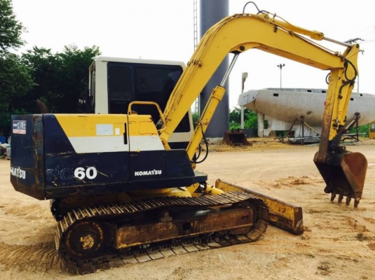 ขาย 650,000  KOMATSU pc 60-6 สภาพเก่านอก แอร์เย็น ไฟฟ้าครบ มีไลนหัวเจาะ เอกสารอินวอยย์ (รถอยู่ปทุม) 090-772-3710 090-772-3708