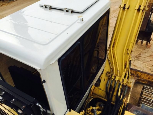 ขาย 650,000  KOMATSU pc 60-6 สภาพเก่านอก แอร์เย็น ไฟฟ้าครบ มีไลนหัวเจาะ เอกสารอินวอยย์ (รถอยู่ปทุม) 090-772-3710 090-772-3708